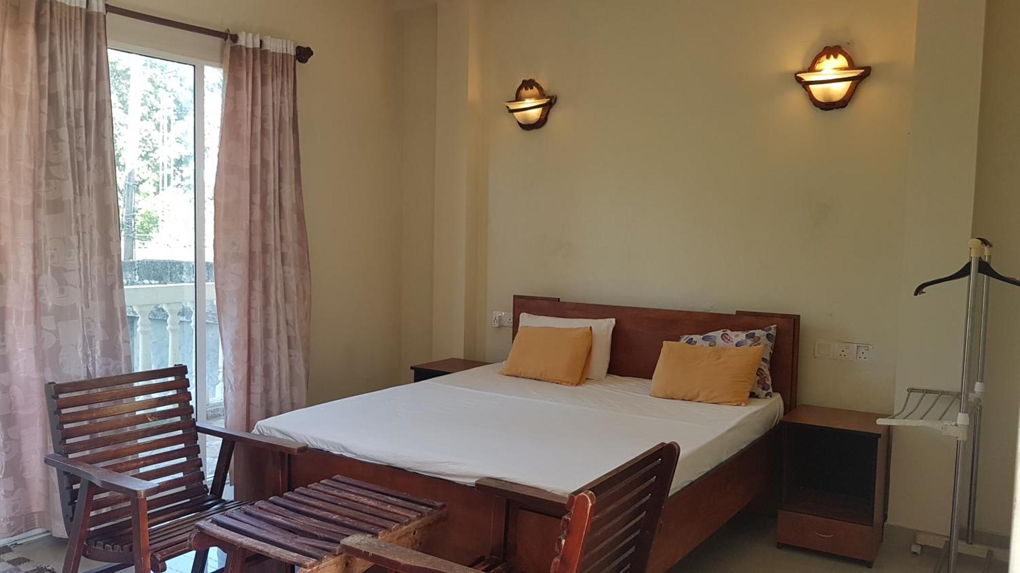 Pinki Nest Hotel Mirissa Buitenkant foto